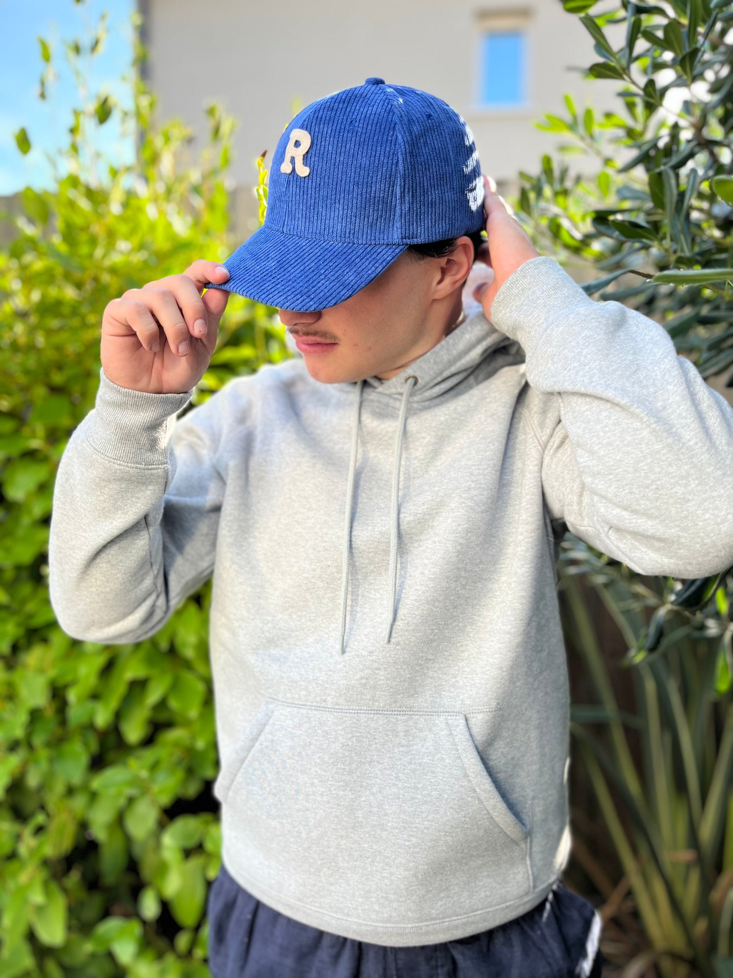 Casquette R velours bleu