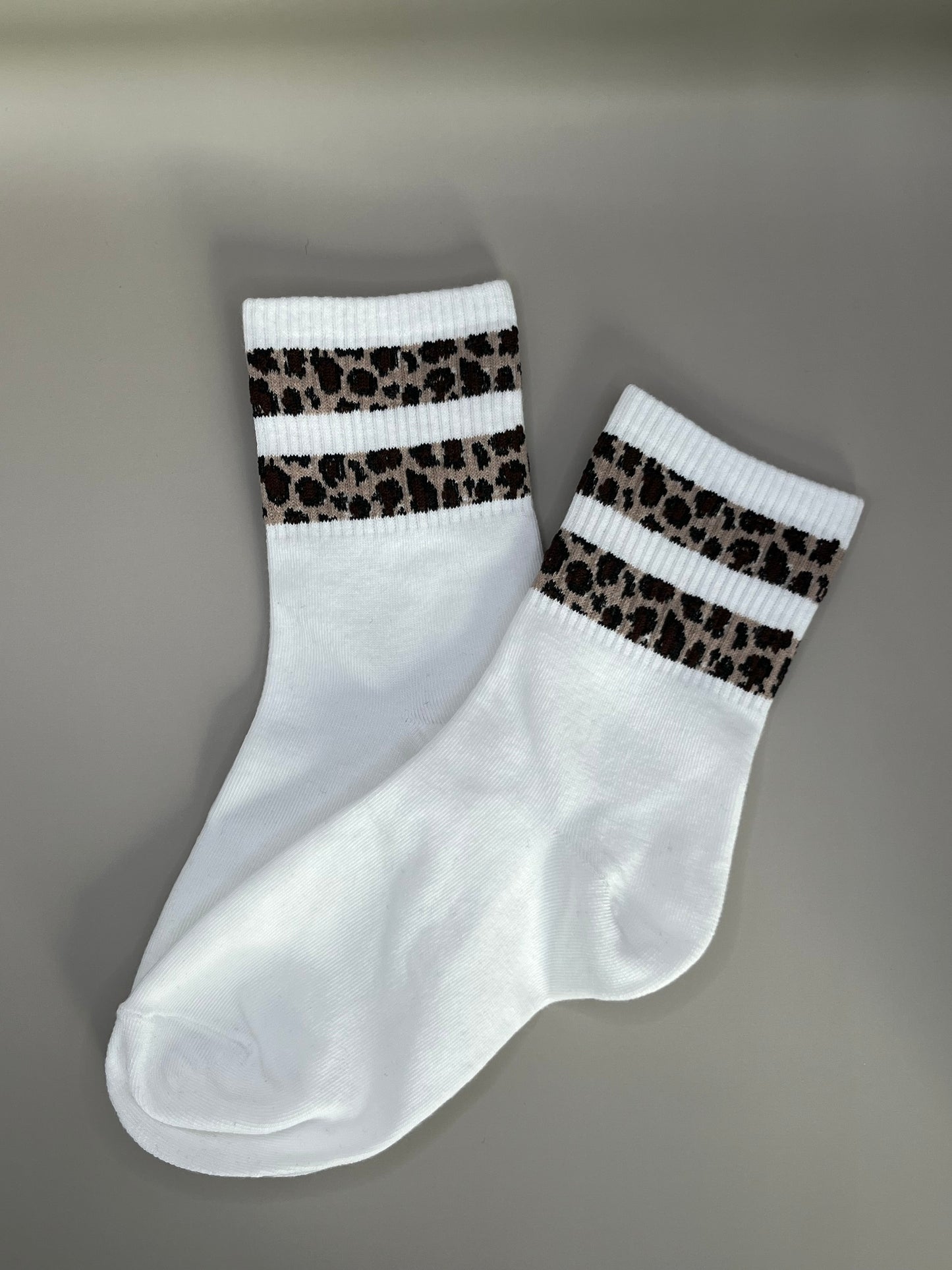 Chaussettes 2 bandes motif léopard blanche